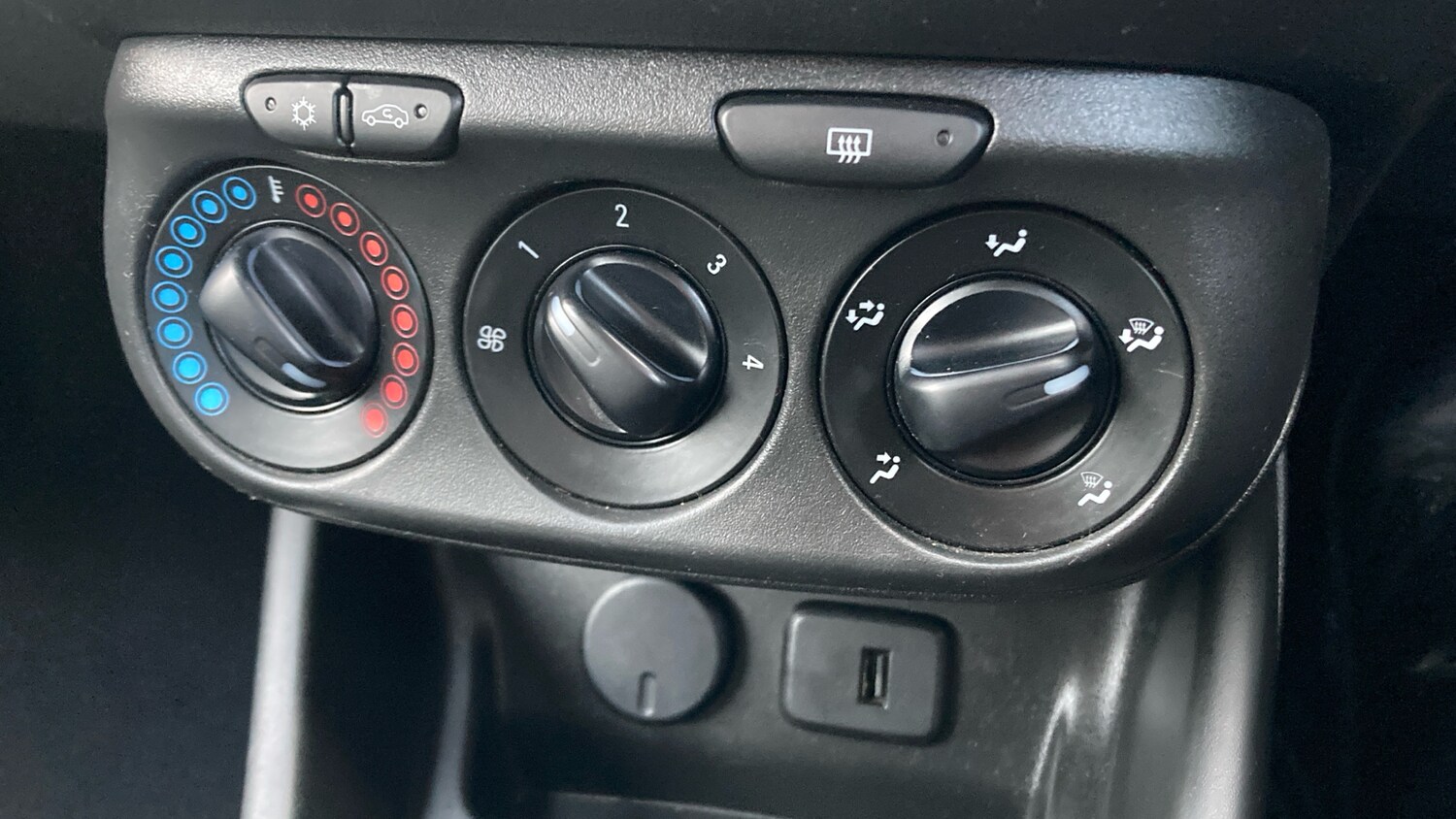 Used Vauxhall Corsa 2018 for sale - 77691484: Photo 29