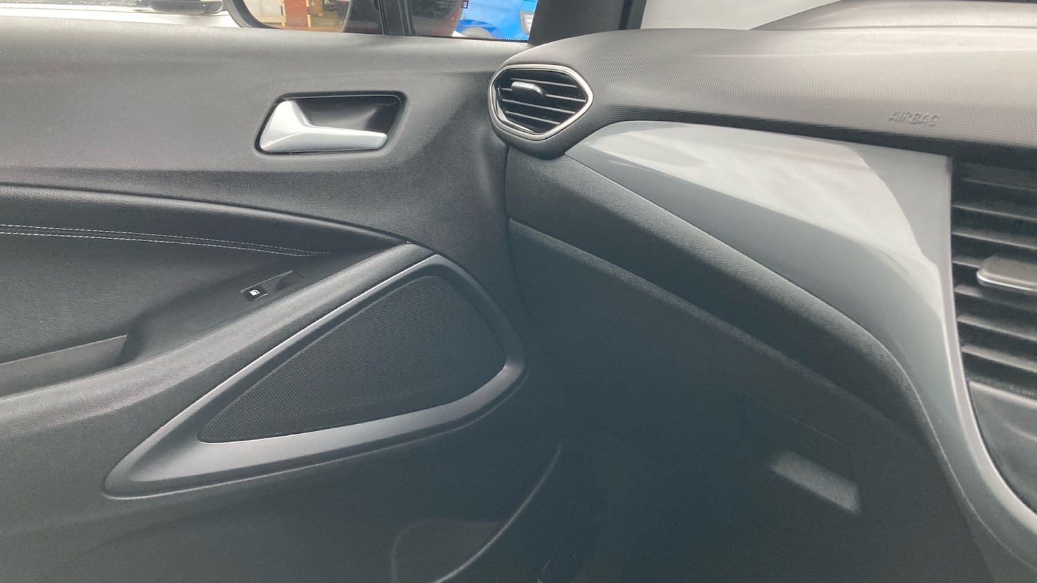 Used Vauxhall Crossland 2022 for sale - 76818733: Photo 37