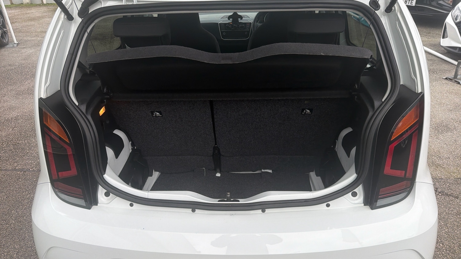 Used Volkswagen up! 2023 for sale - 77883841: Photo 4