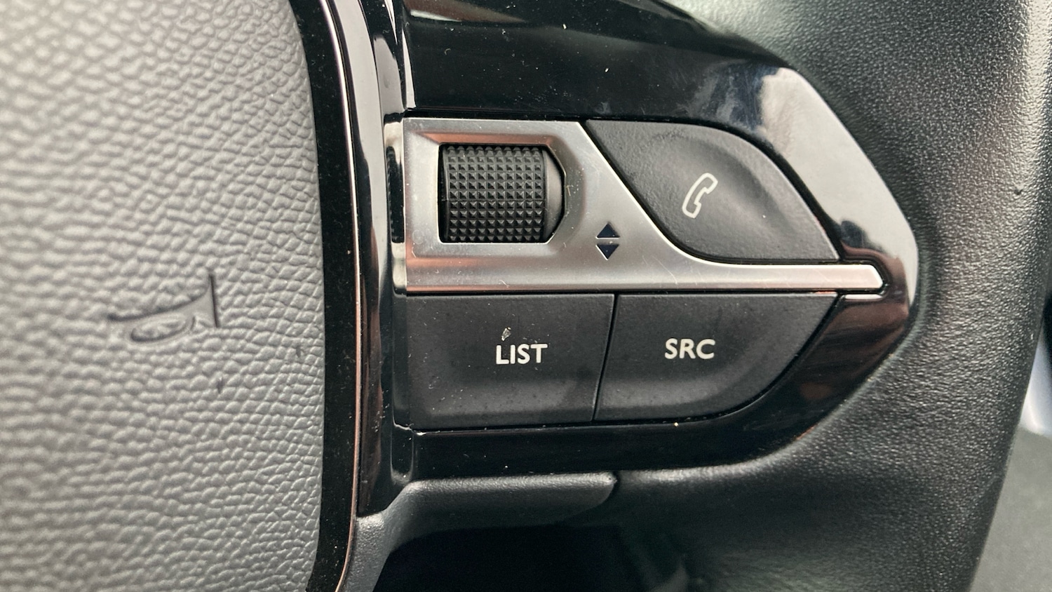 Used Peugeot 2008 2021 for sale - 76508030: Photo 22