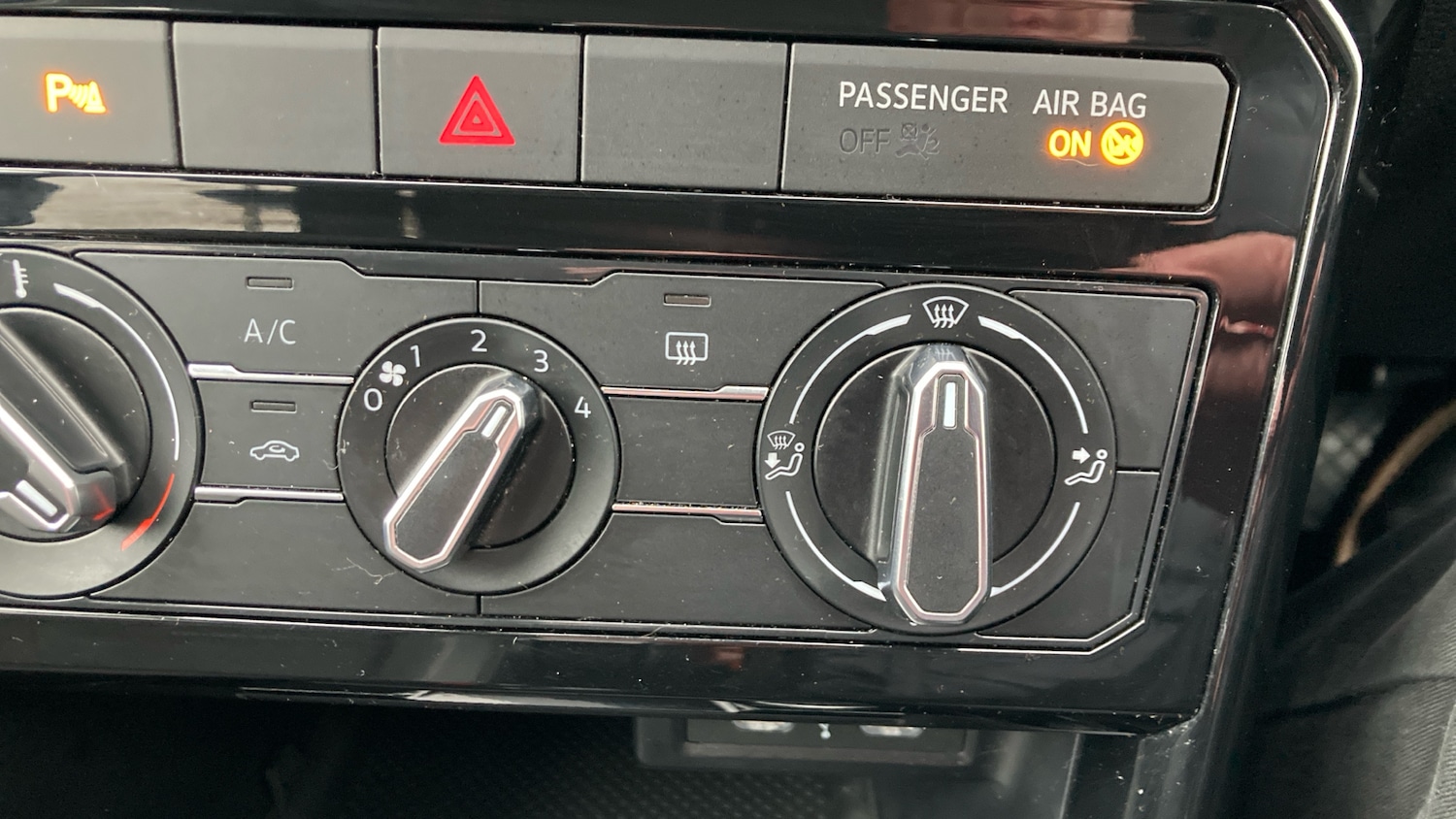 Used Volkswagen T-Cross 2023 for sale - 77434559: Photo 30