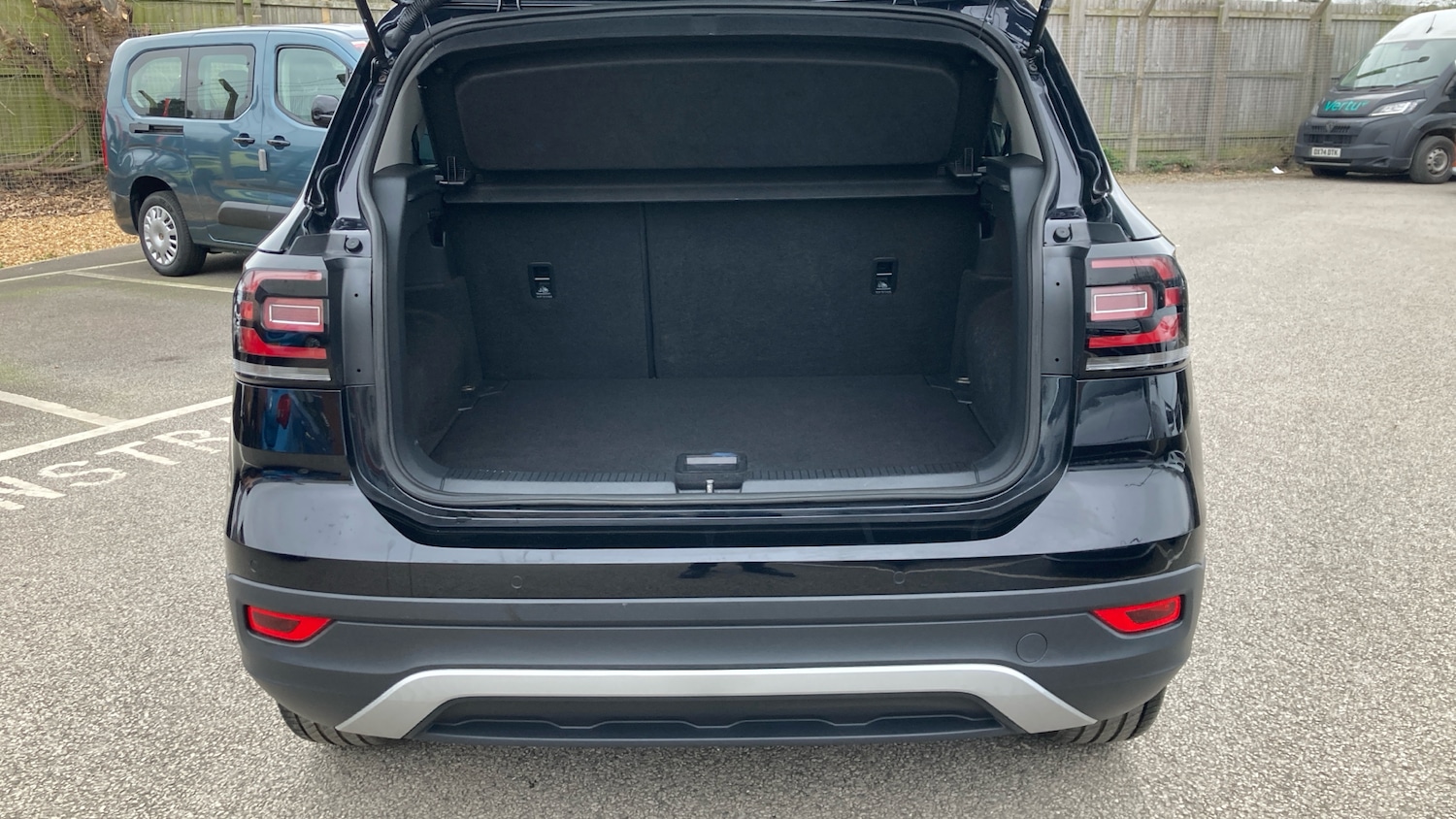 Used Volkswagen T-Cross 2023 for sale - 77434559: Photo 4