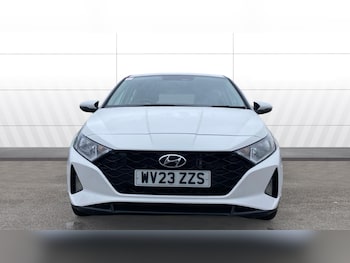 Used Hyundai i20 2023 for sale - 77493211: Photo
