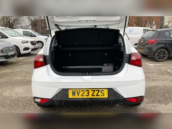 Used Hyundai i20 2023 for sale - 77493211: Photo