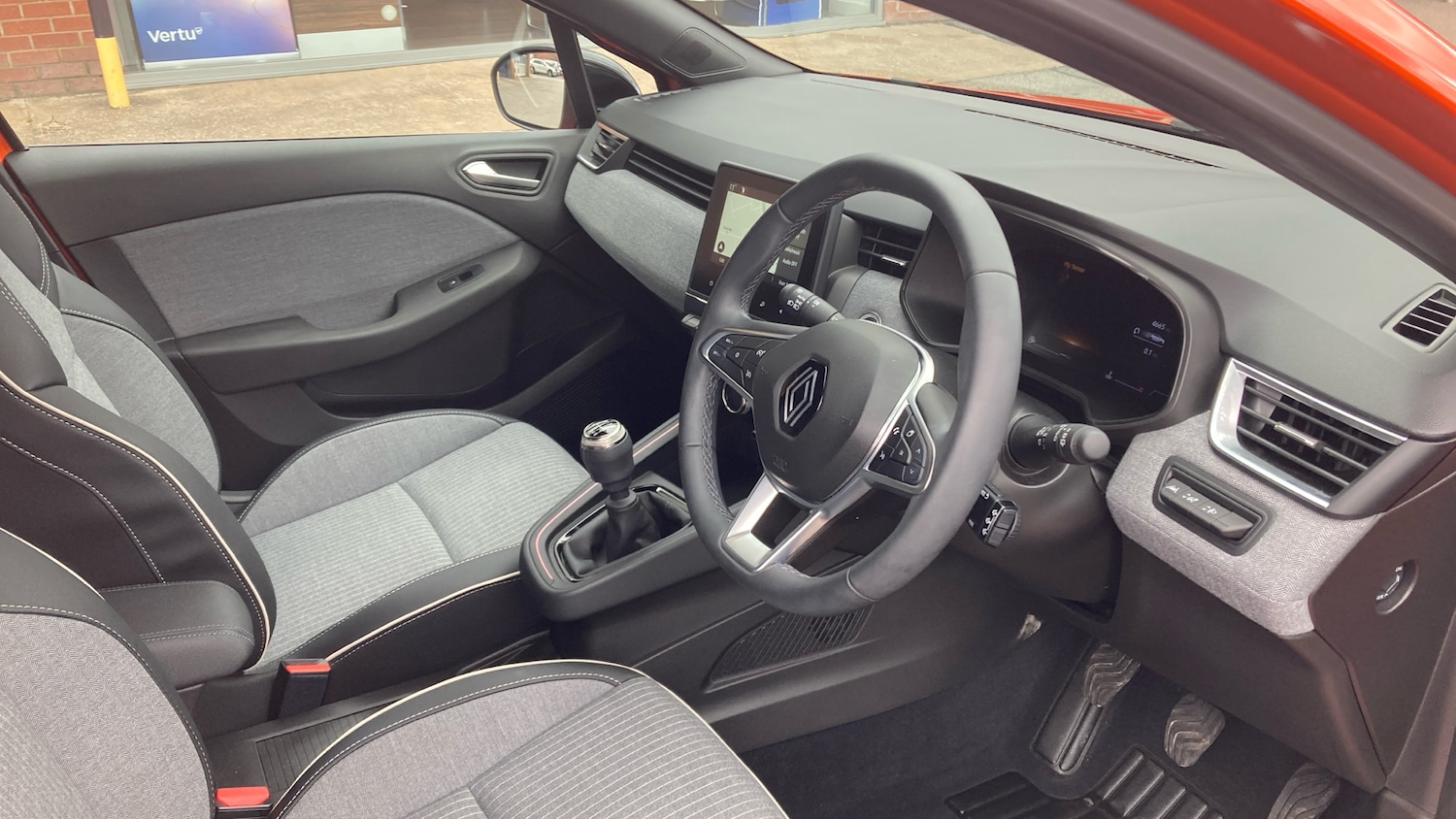 Used Renault Clio 2024 for sale - 78042624: Photo 11