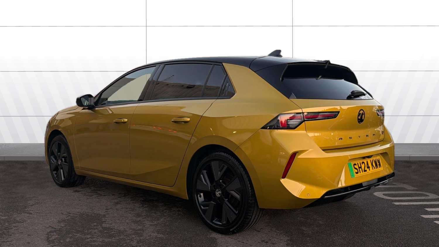 Used Vauxhall Astra 2024 for sale - 76722730: Photo 2