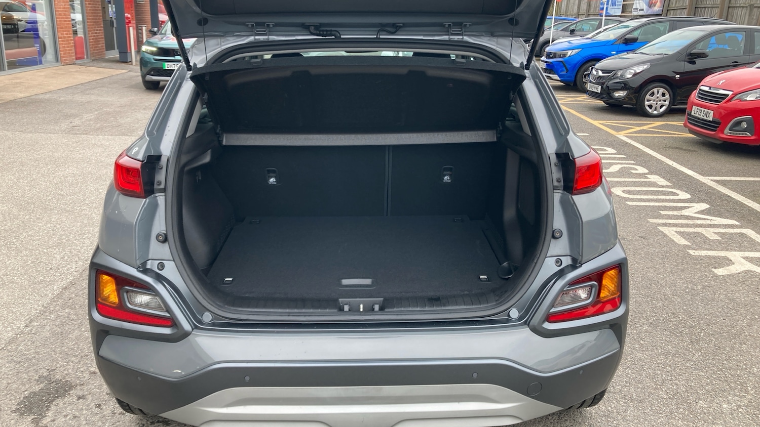 Used Hyundai KONA 2020 for sale - 78197251: Photo 4