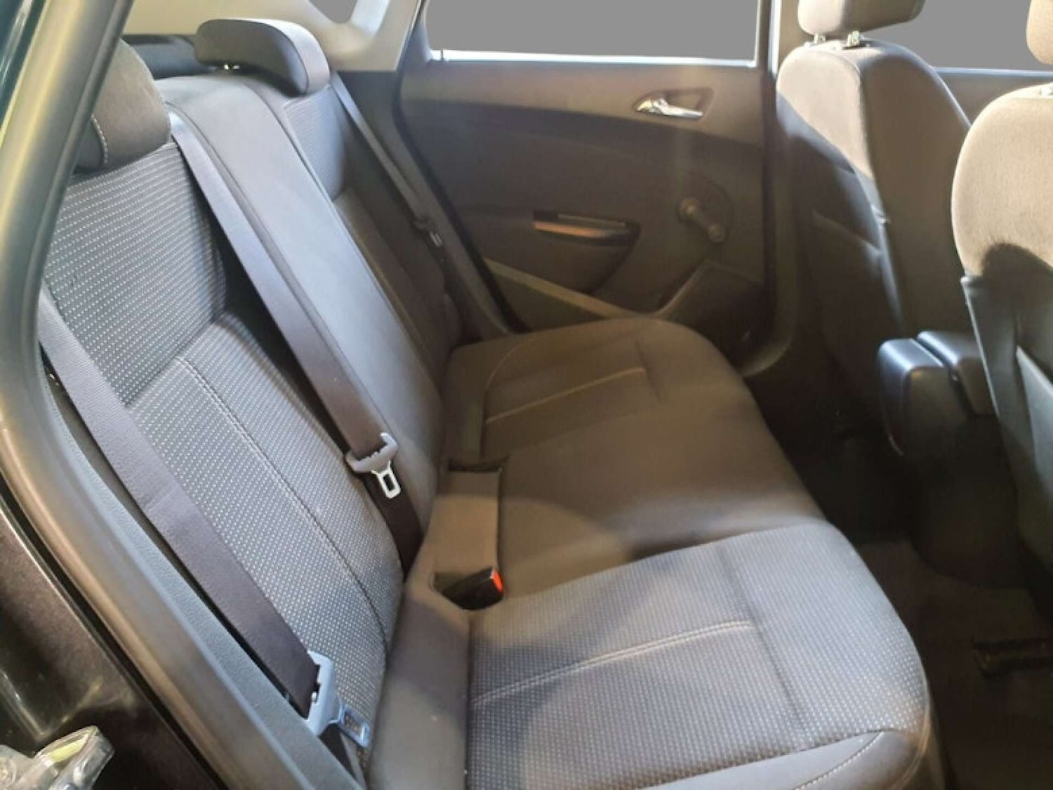 Used Vauxhall Astra 2013 for sale - 77830685: Photo 6