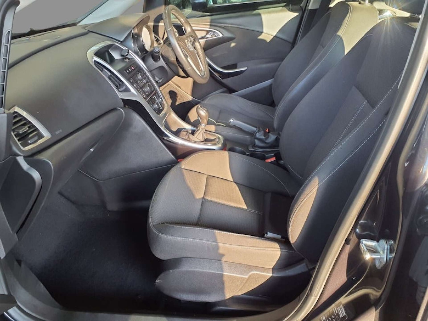 Used Vauxhall Astra 2013 for sale - 77830685: Photo 8