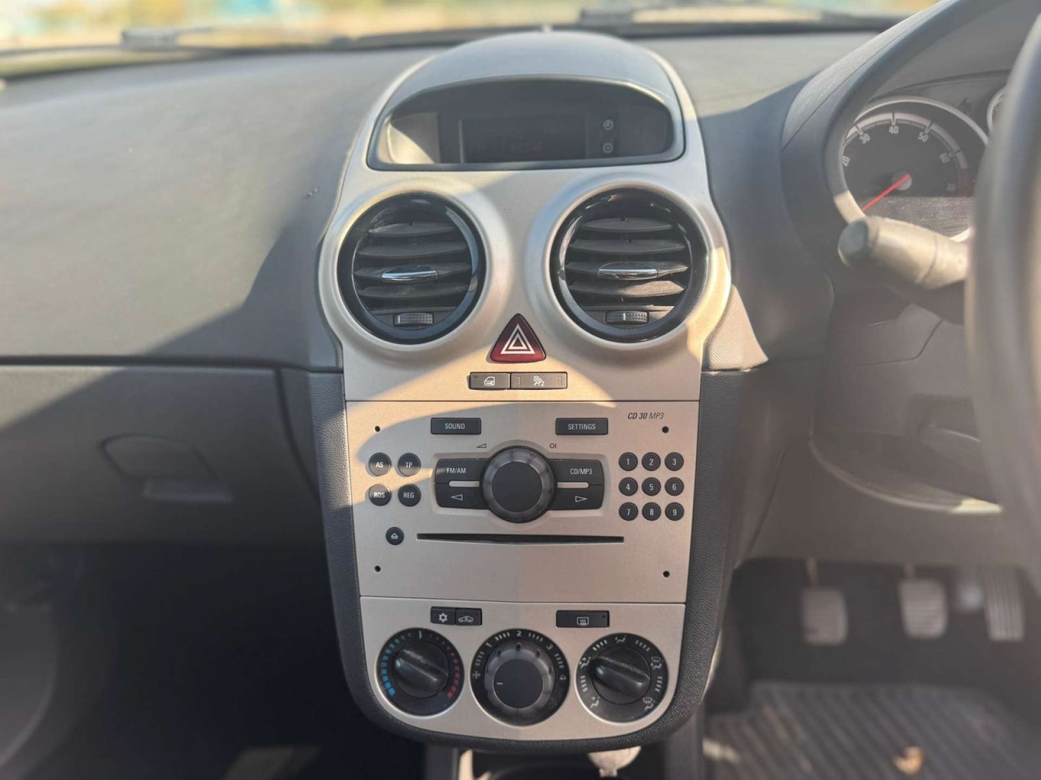 Used Vauxhall Corsa 2007 for sale - 76208640: Photo 5