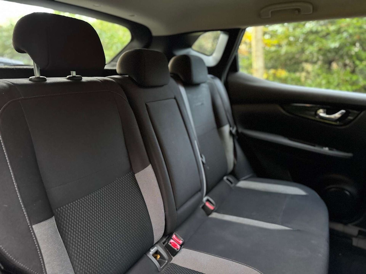 Used Nissan Qashqai 2017 for sale - 76600932: Photo 37