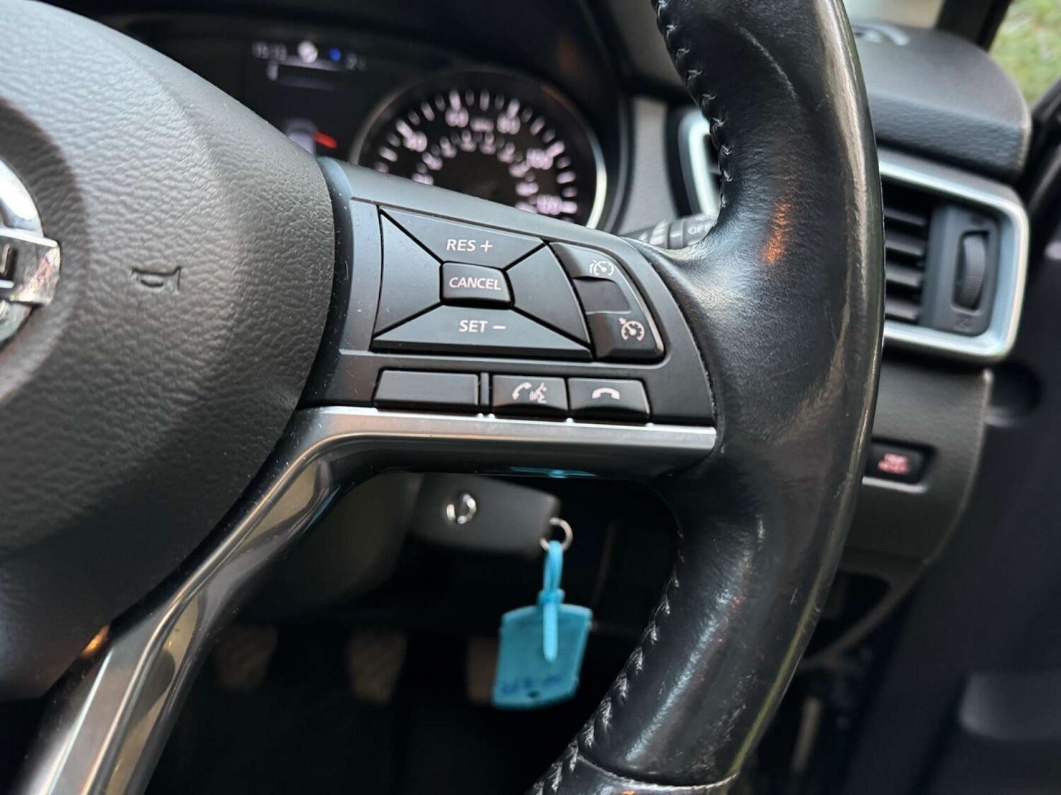 Used Nissan Qashqai 2017 for sale - 76600932: Photo 41