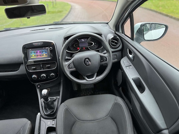 Used Renault Clio 2017 for sale - 76278265: Photo 30