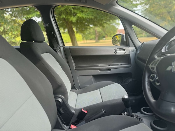 Used Mitsubishi Colt 2013 for sale - 76208637: Photo 47