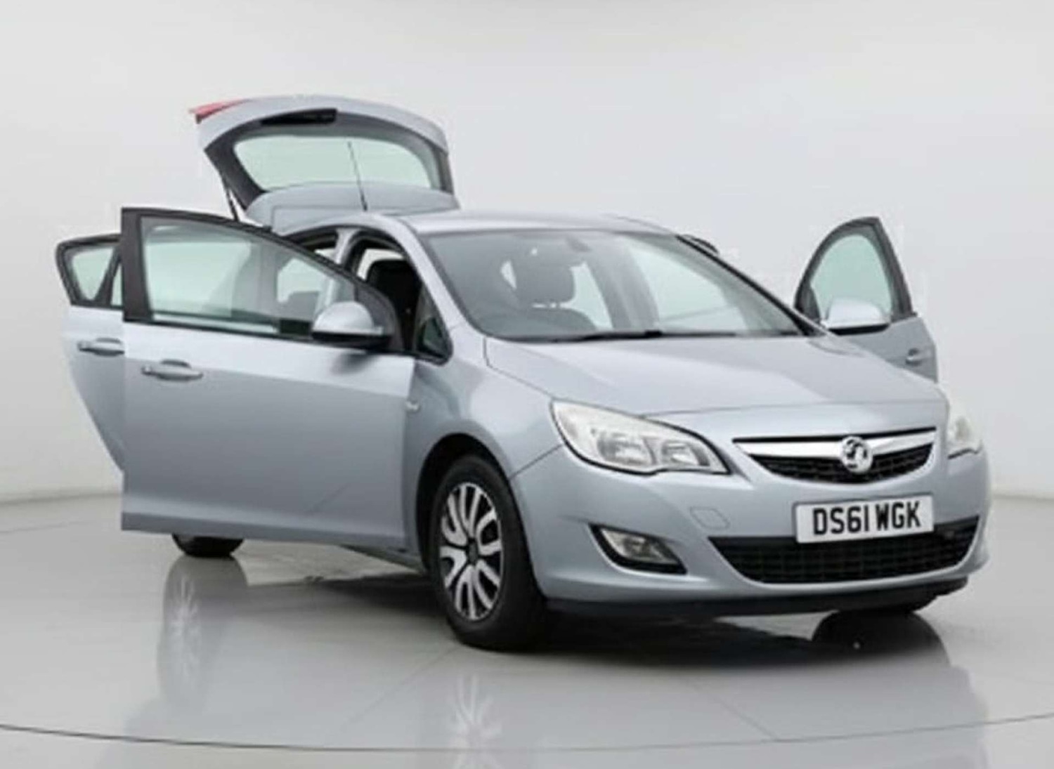 Used Vauxhall Astra 2012 for sale - 78066709: Photo 1