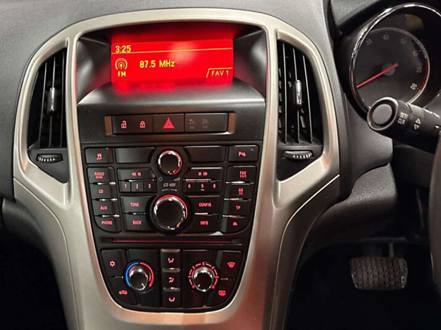 Used Vauxhall Astra 2012 for sale - 78066709: Photo 17