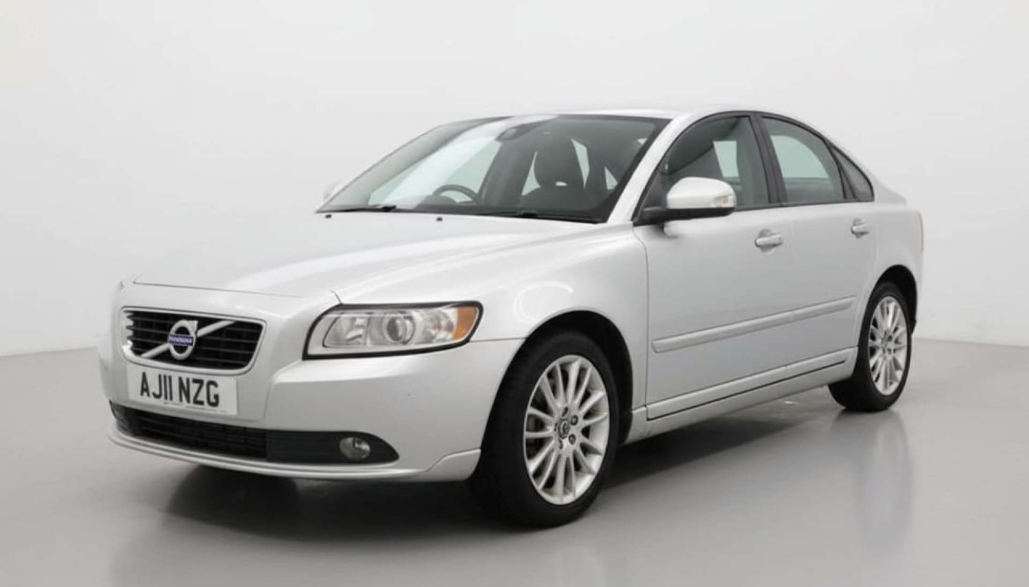 Used Volvo S40 2011 for sale - 76749842: Photo 2