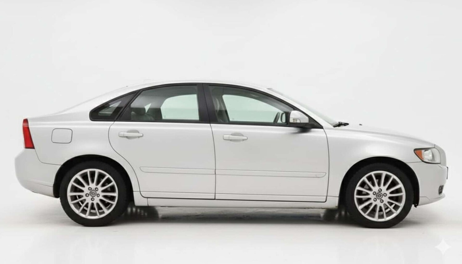 Used Volvo S40 2011 for sale - 76749842: Photo 5