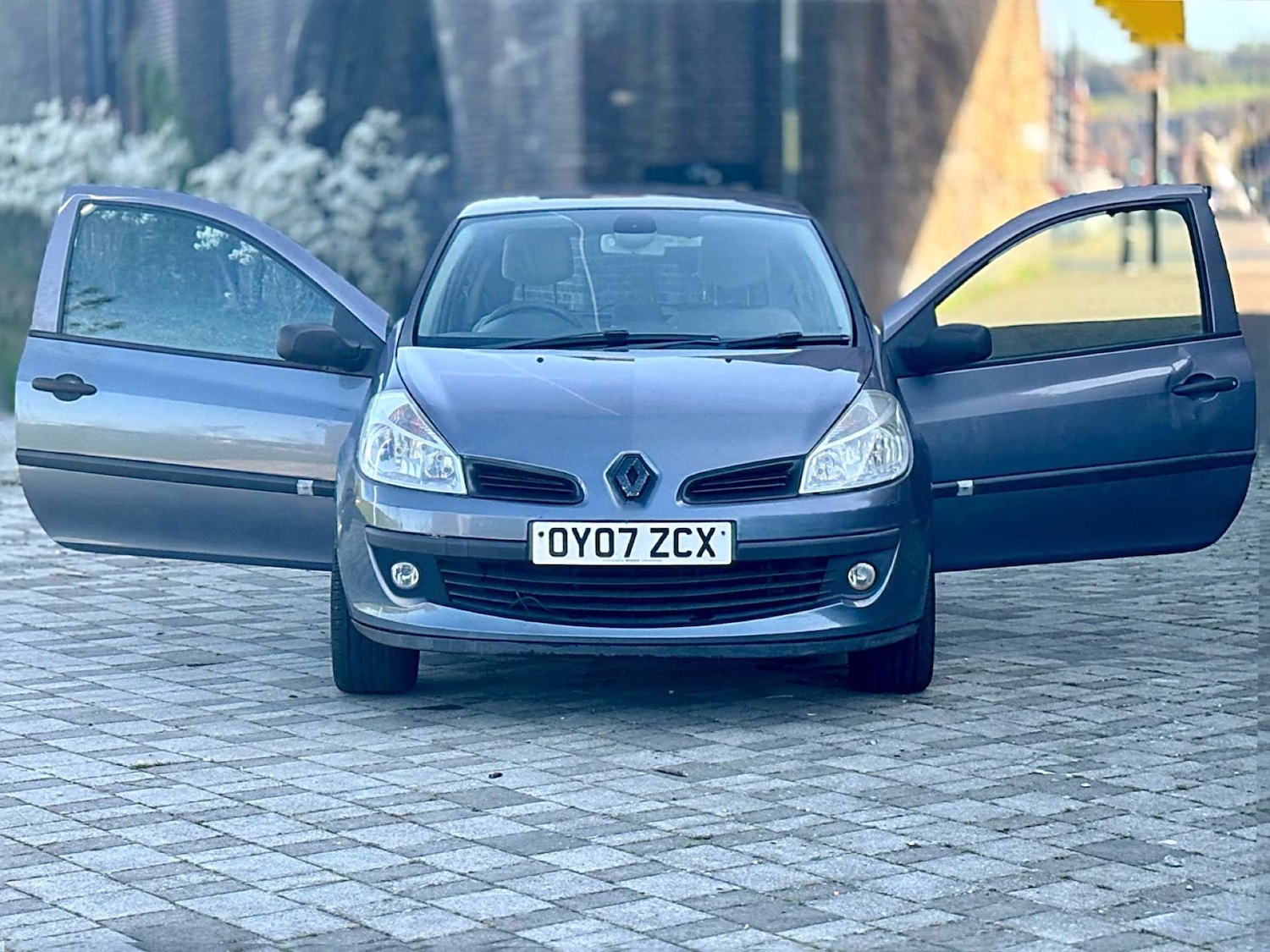 Used Renault Clio 2007 for sale - 76601880: Photo 2