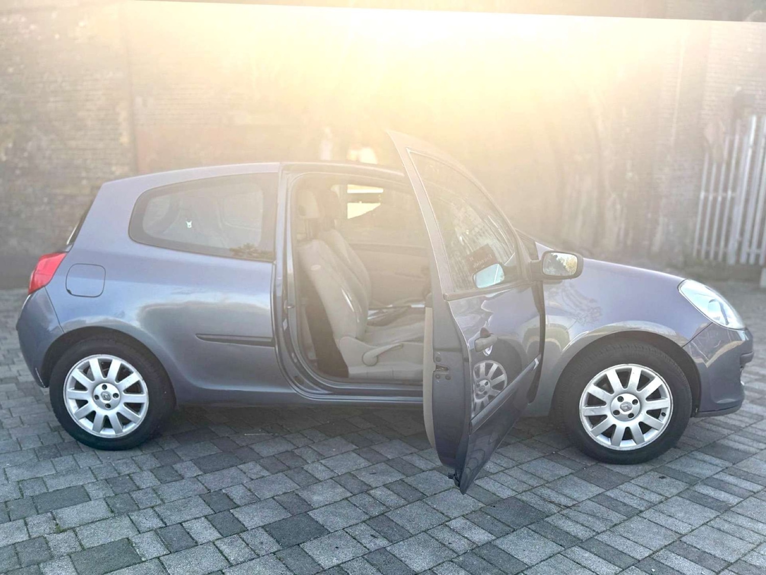 Used Renault Clio 2007 for sale - 76601880: Photo 25