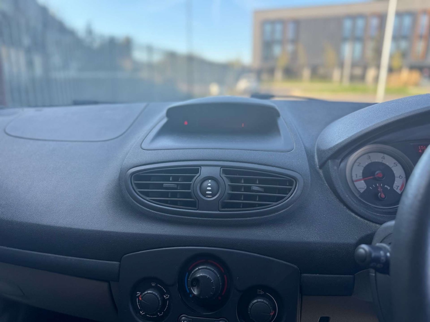 Used Renault Clio 2007 for sale - 76601880: Photo 30