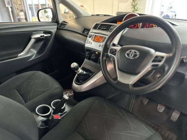 Used Toyota Verso 2011 for sale - 73840850: Photo 10