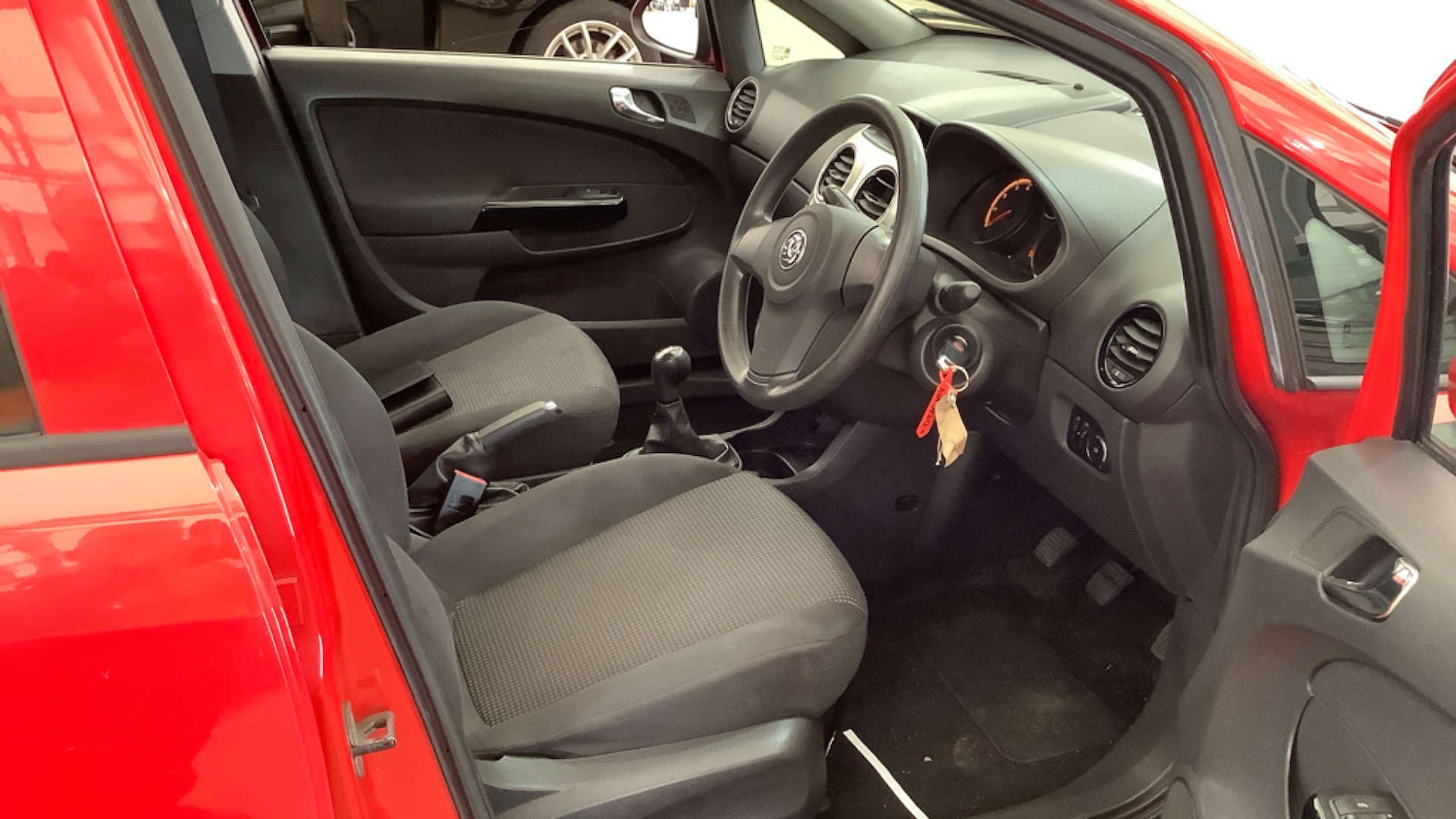 Used Vauxhall Corsa 2010 for sale - 76356021: Photo 6