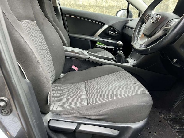 Used Toyota Avensis 2013 for sale - 73841046: Photo 16