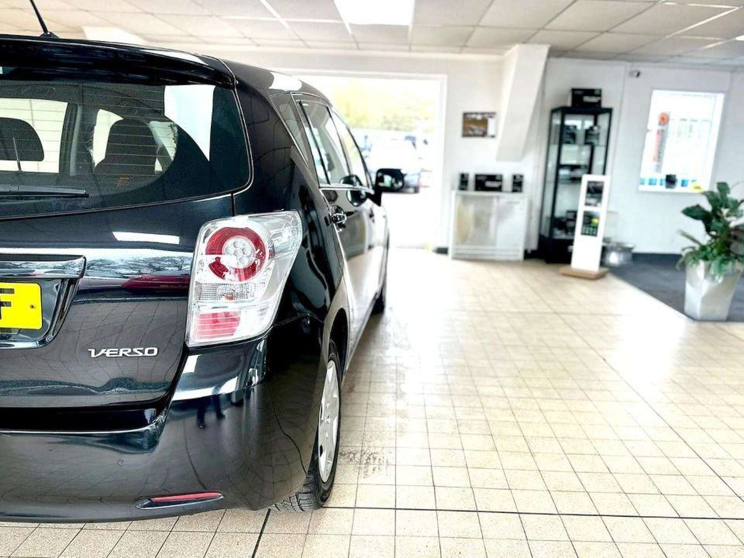 Used Toyota Verso 2011 for sale - 76600690: Photo 7