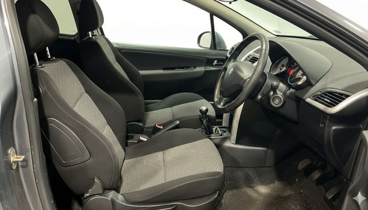 Used Peugeot 207 2010 for sale - 76969229: Photo 10