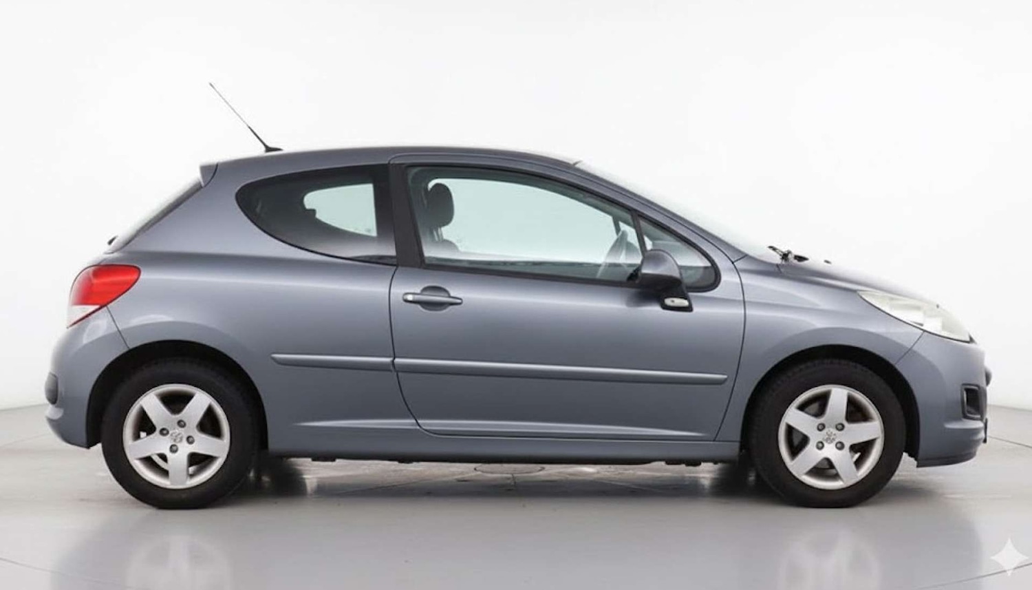 Used Peugeot 207 2010 for sale - 76969229: Photo 12