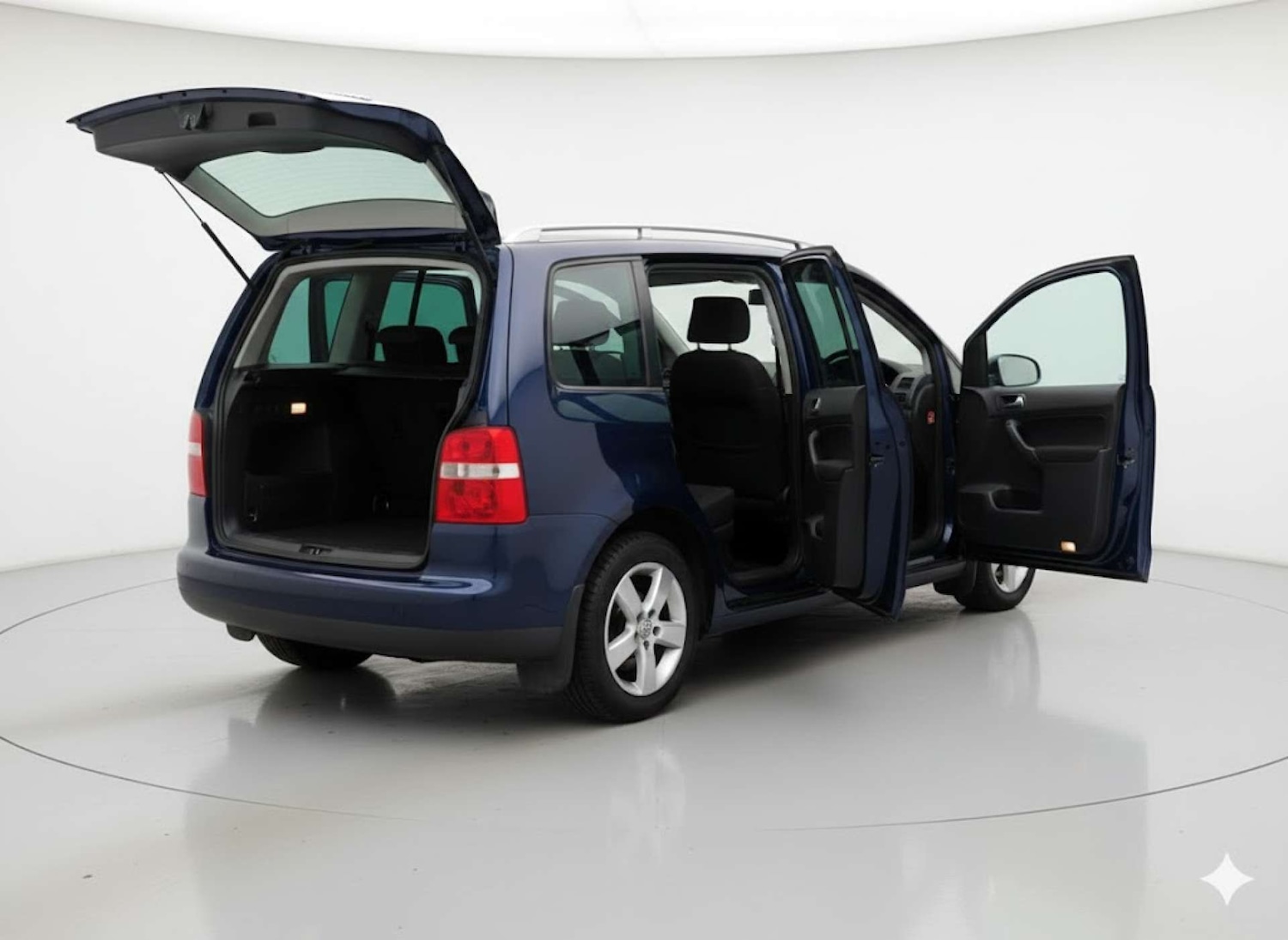 Used Volkswagen Touran 2006 for sale - 77254512: Photo 5