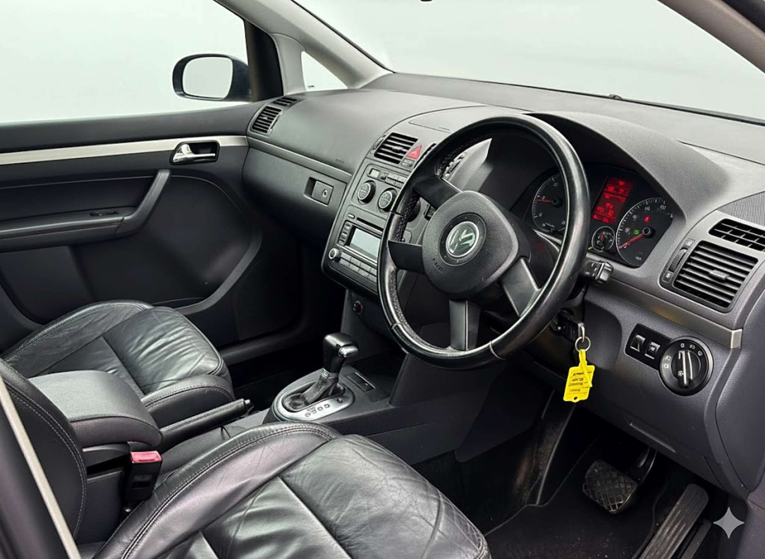 Used Volkswagen Touran 2006 for sale - 77254512: Photo 9