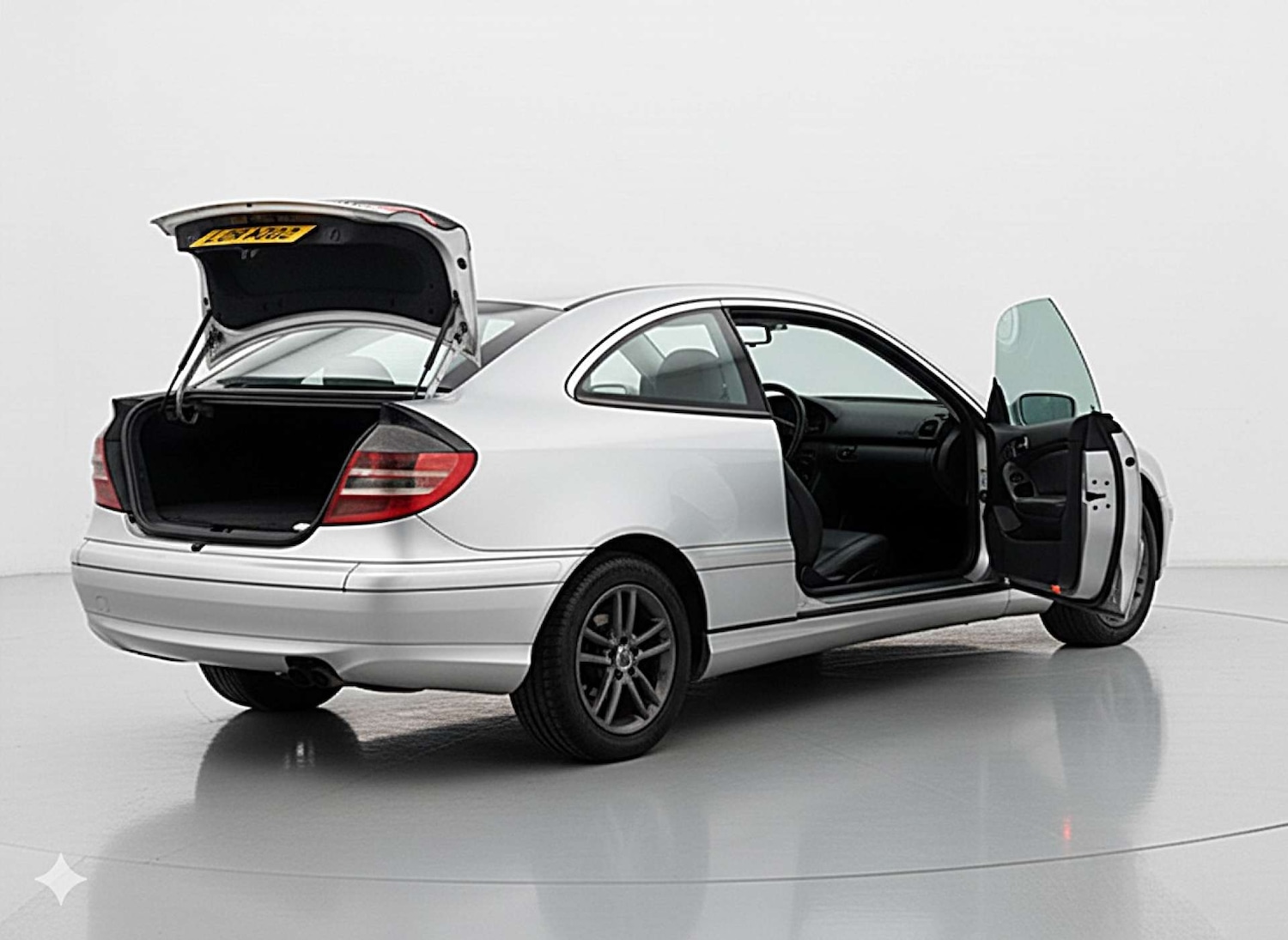 Used Mercedes-Benz C Class 2004 for sale - 77917699: Photo 7