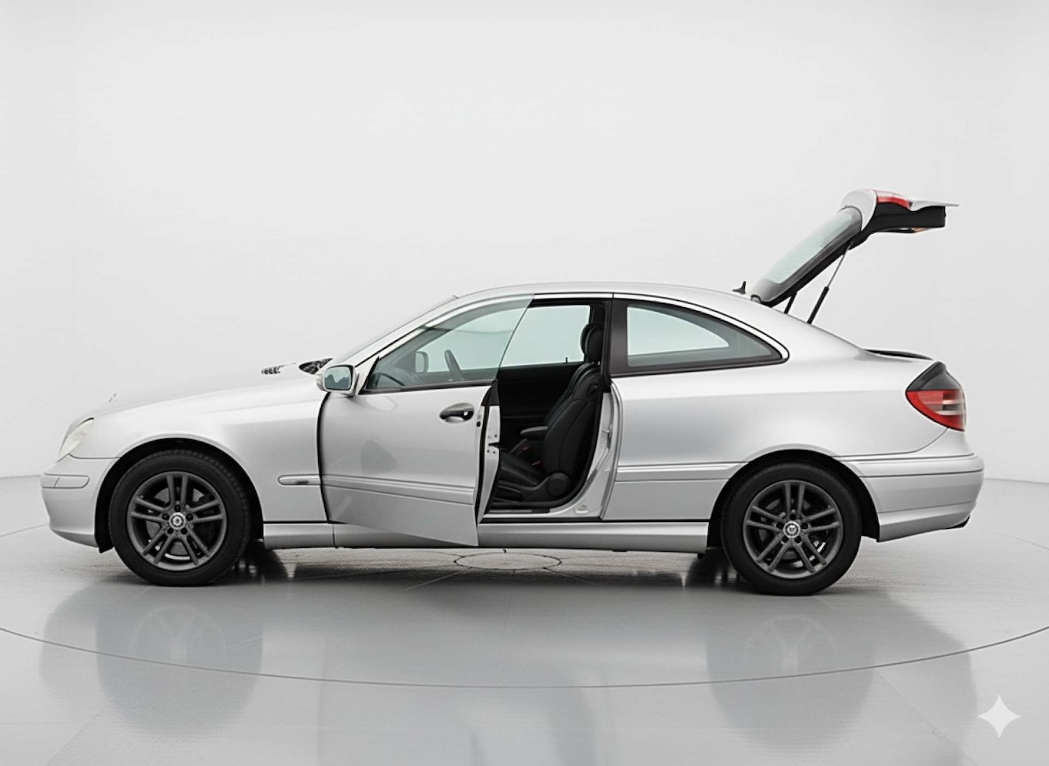 Used Mercedes-Benz C Class 2004 for sale - 77917699: Photo 8