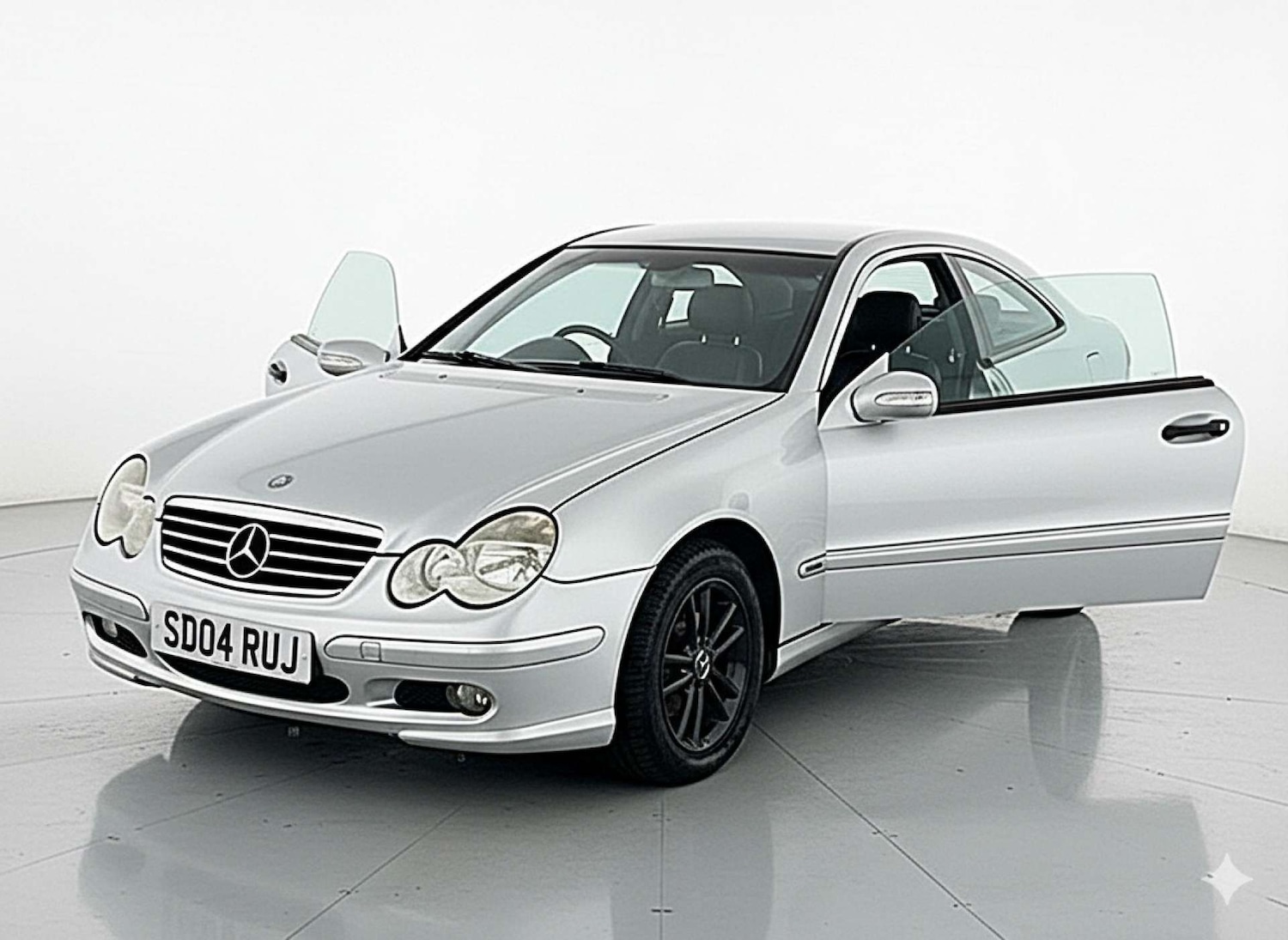 Used Mercedes-Benz C Class 2004 for sale - 77917699: Photo 9