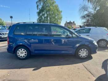Used Volkswagen Touran 2010 for sale - 74417779: Photo