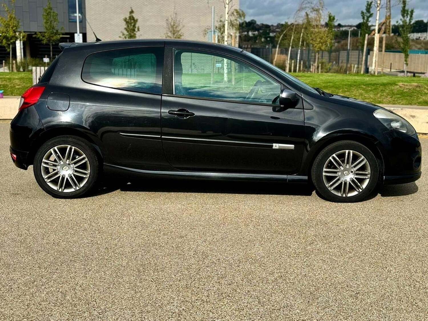 Used Renault Clio 2009 for sale - 76600745: Photo 16