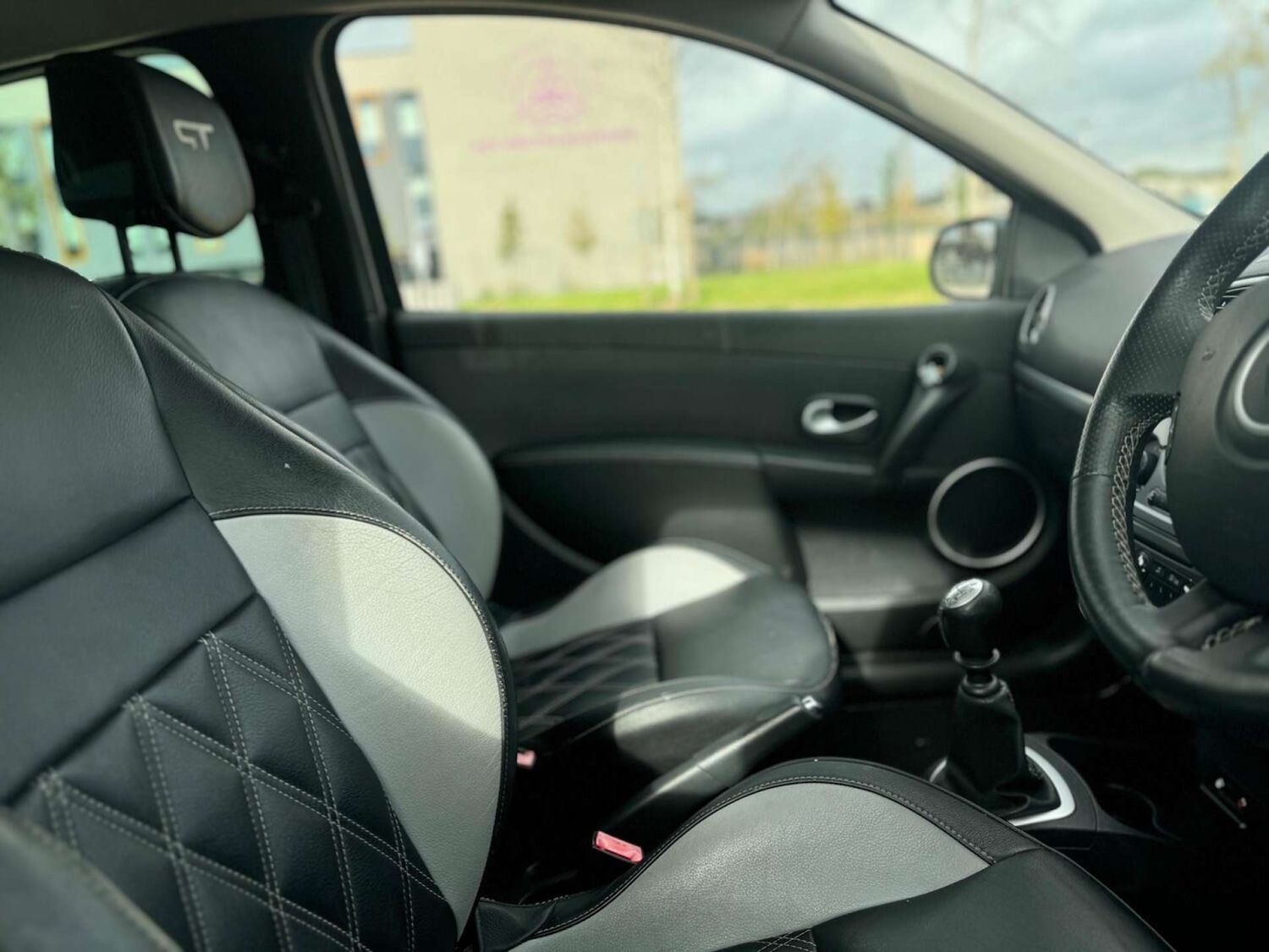 Used Renault Clio 2009 for sale - 76600745: Photo 24