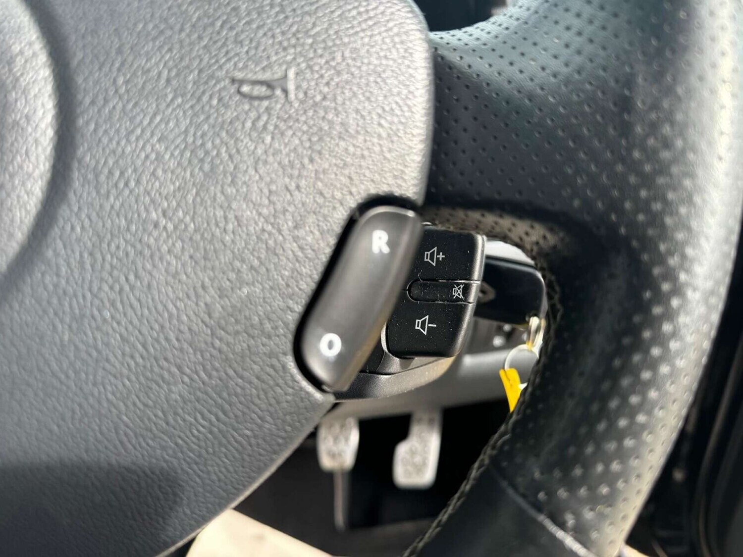 Used Renault Clio 2009 for sale - 76600745: Photo 32