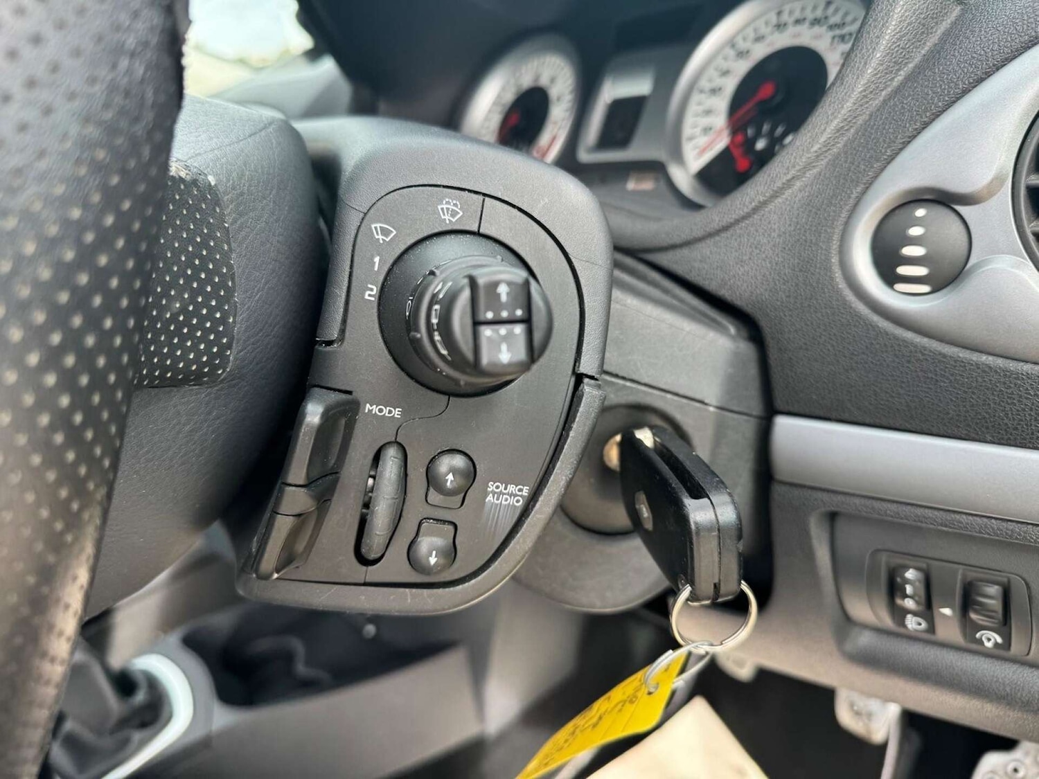 Used Renault Clio 2009 for sale - 76600745: Photo 33