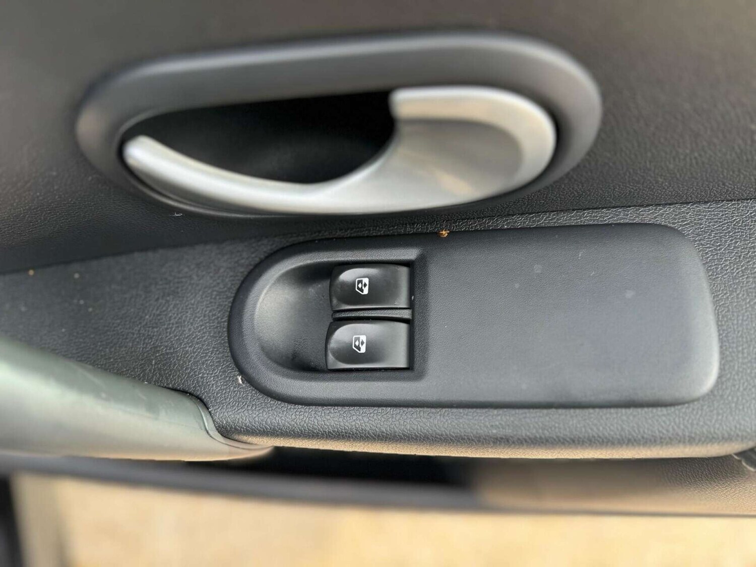 Used Renault Clio 2009 for sale - 76600745: Photo 34