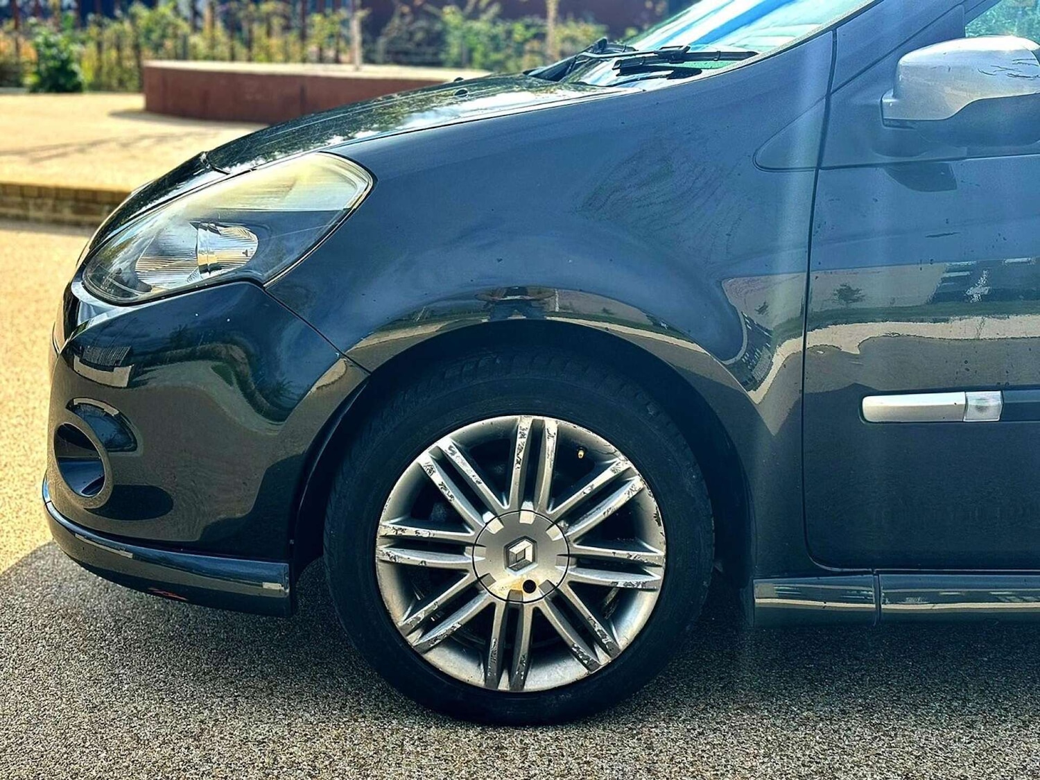 Used Renault Clio 2009 for sale - 76600745: Photo 38