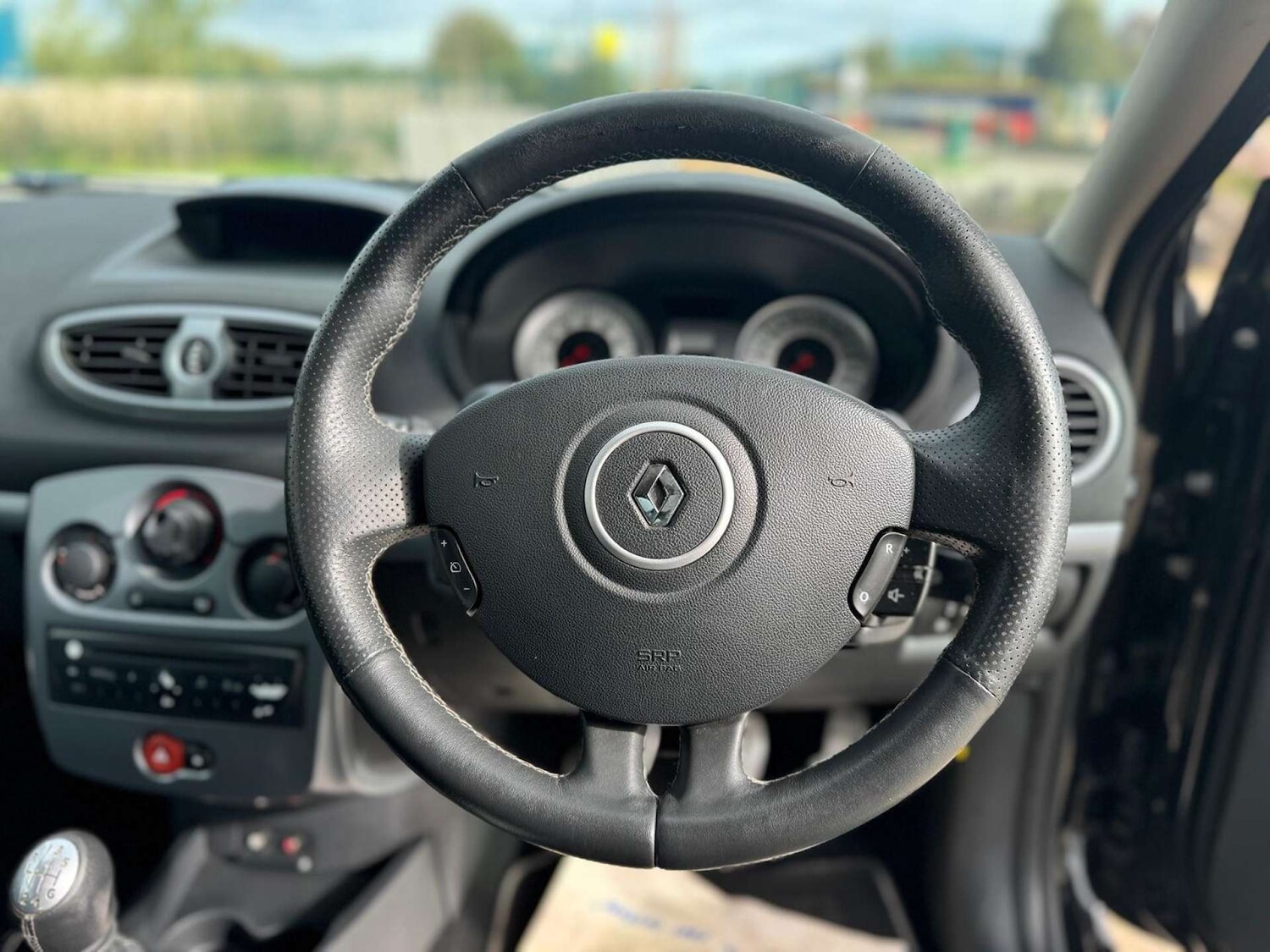 Used Renault Clio 2009 for sale - 76600745: Photo 44