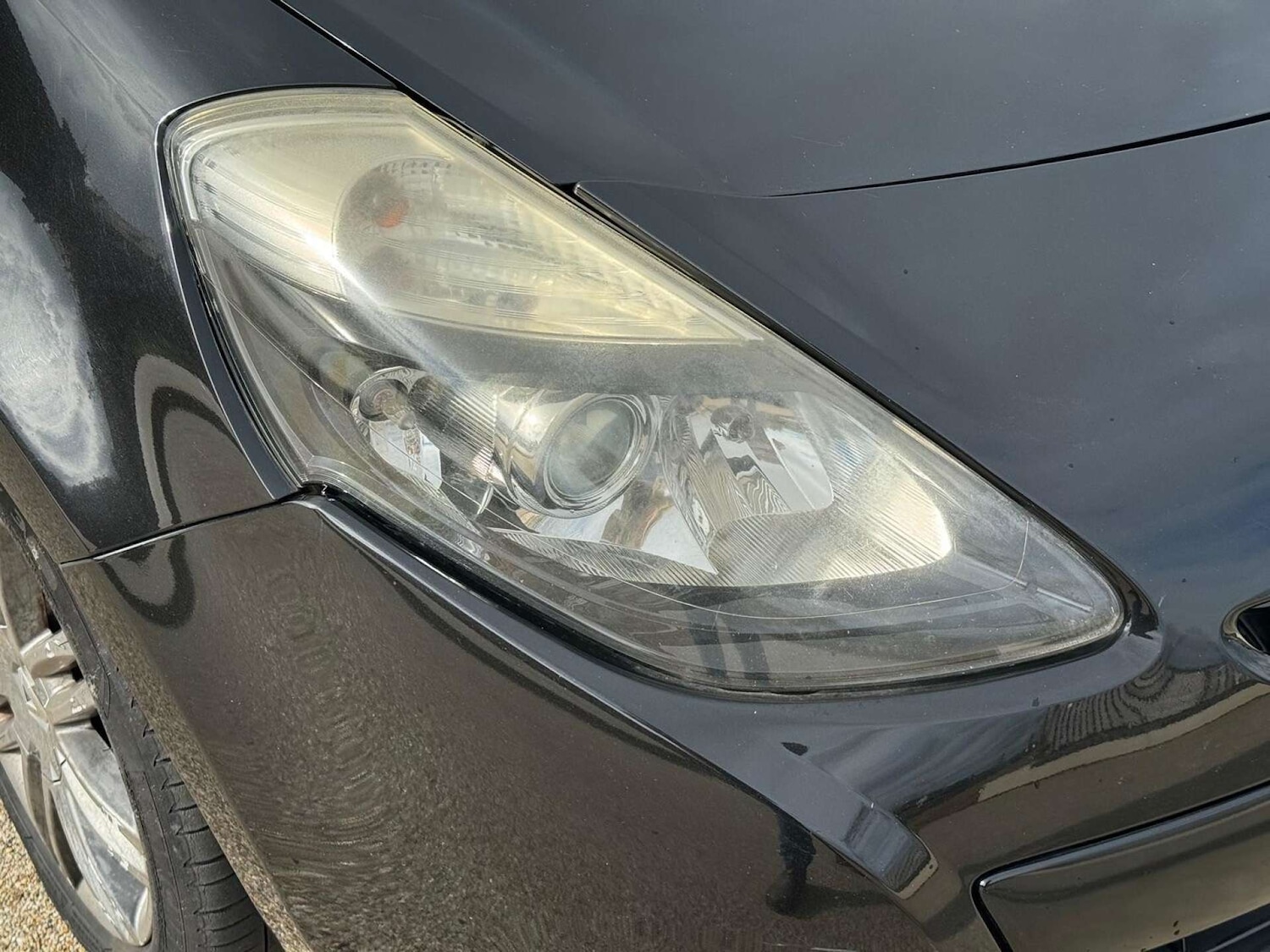 Used Renault Clio 2009 for sale - 76600745: Photo 49