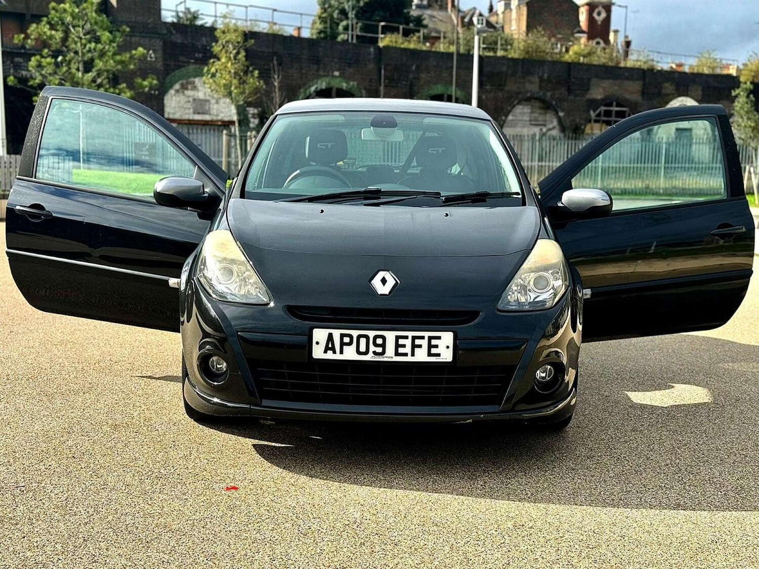 Used Renault Clio 2009 for sale - 76600745: Photo 8