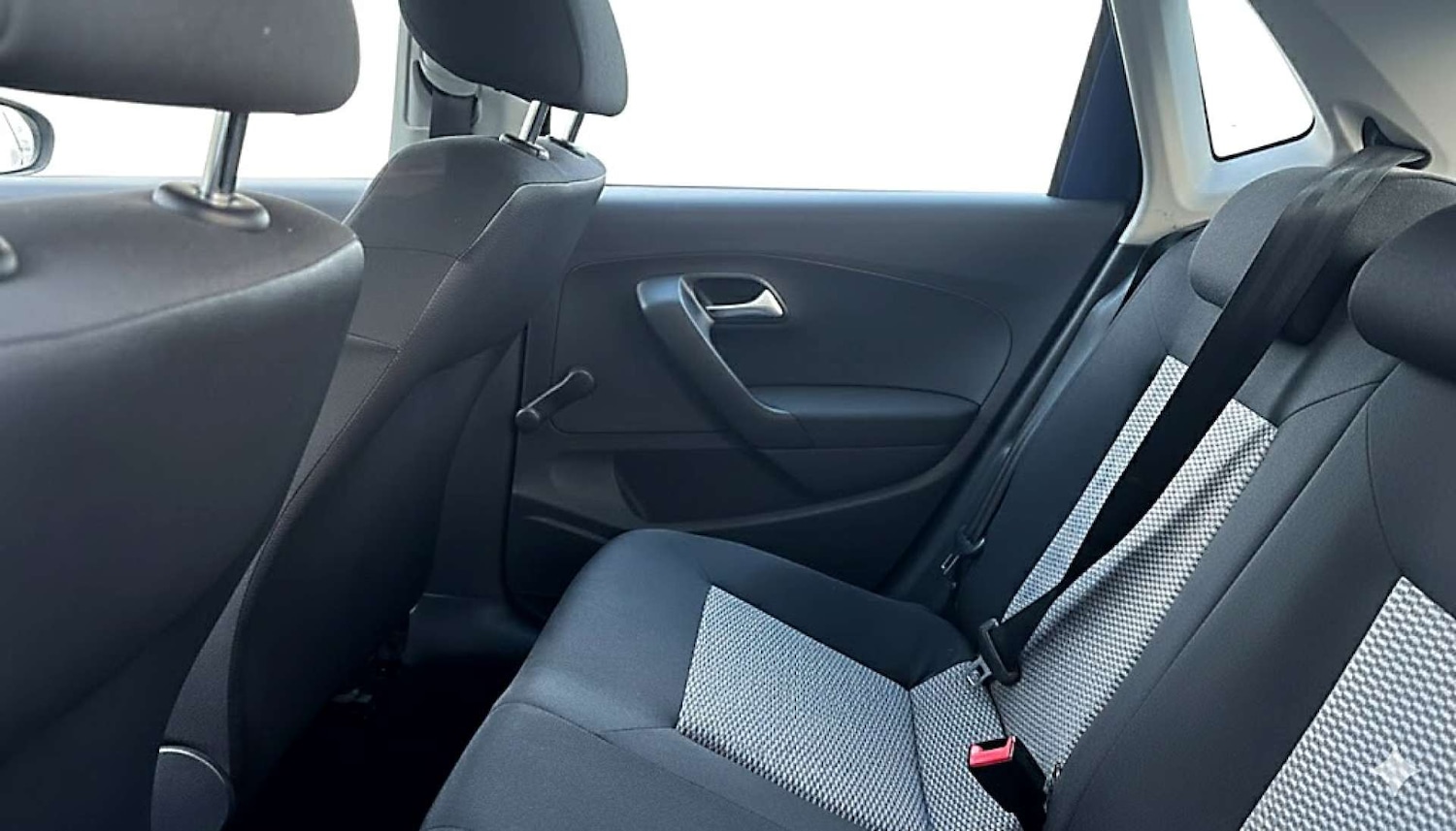 Used Volkswagen Polo 2011 for sale - 76703575: Photo 16