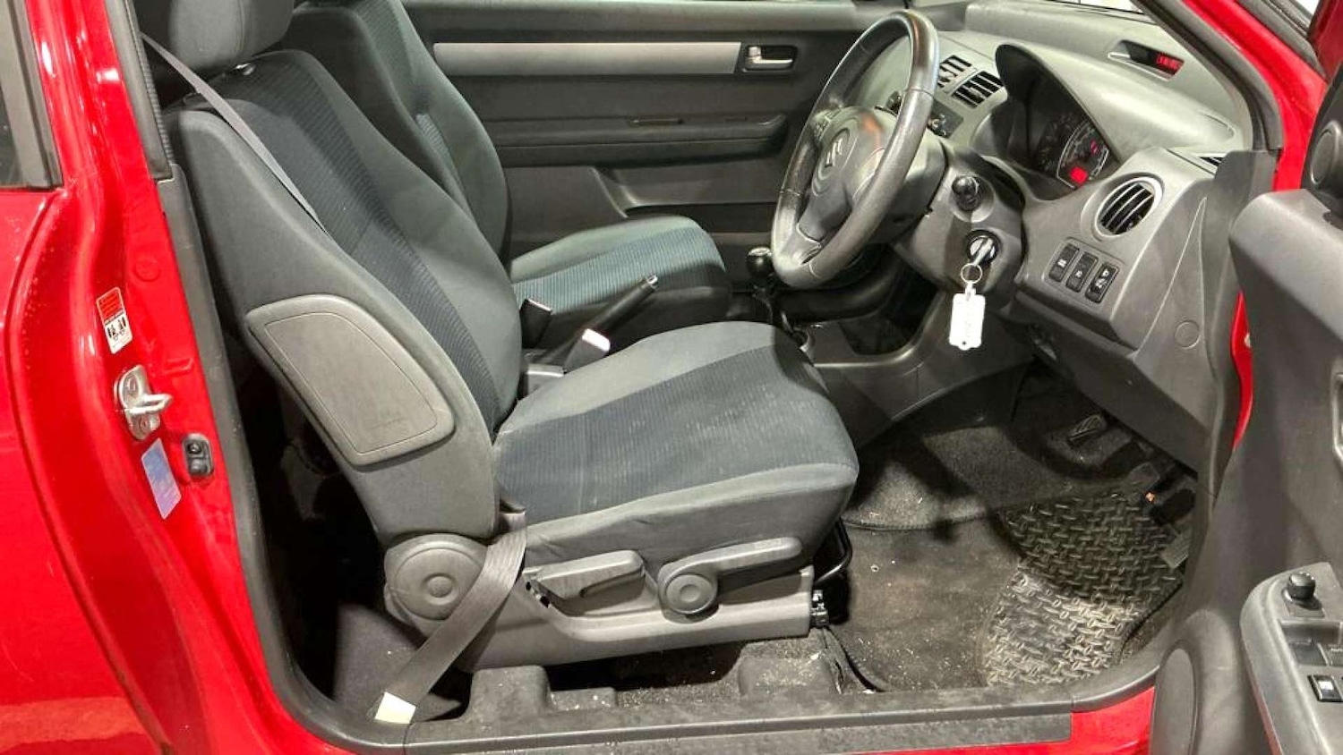 Used Suzuki Swift 2010 for sale - 76758481: Photo 14