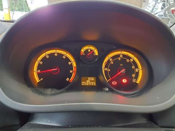 Used Vauxhall Corsa 2012 for sale - 73840885: Photo 5