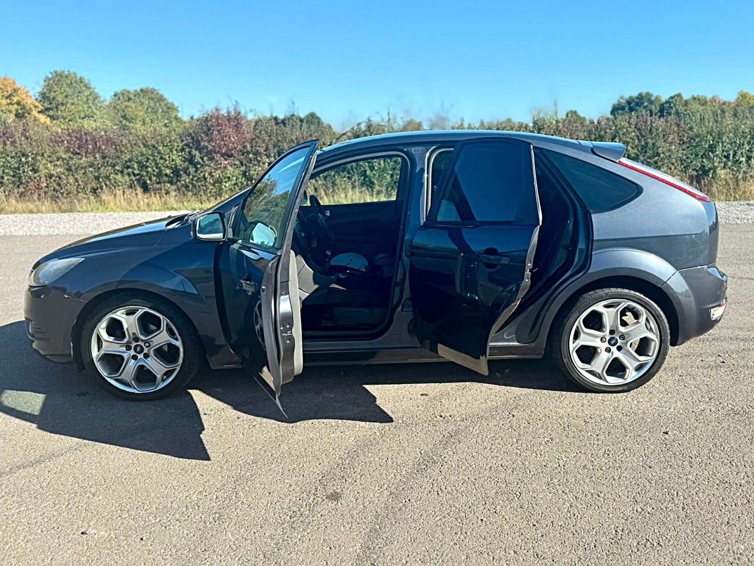 Used Ford Focus 2010 for sale - 75911098: Photo 16